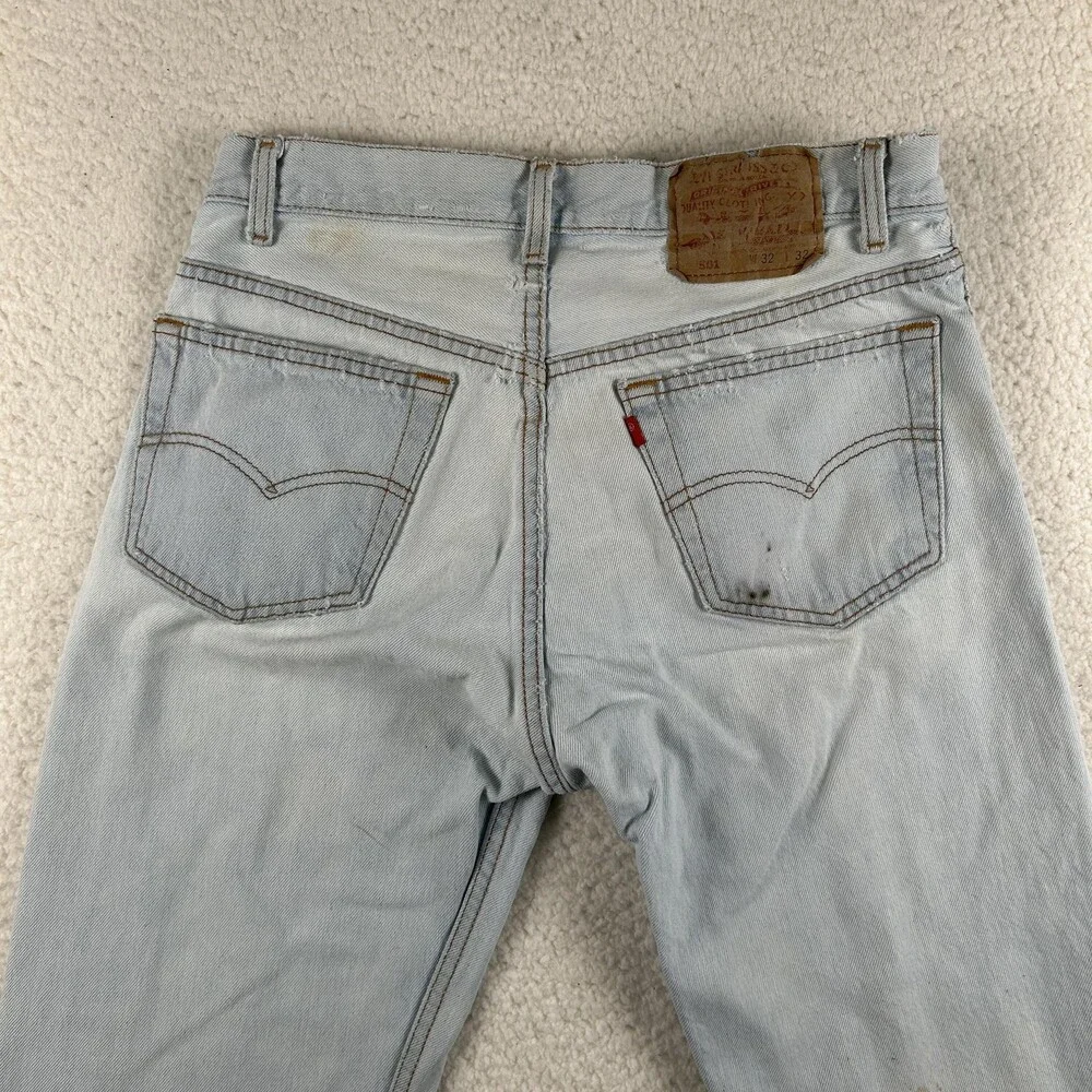 VTG Levis 501 Jeans Mens 30x31 Light Wash Straight Button Fly USA 90s Grunge